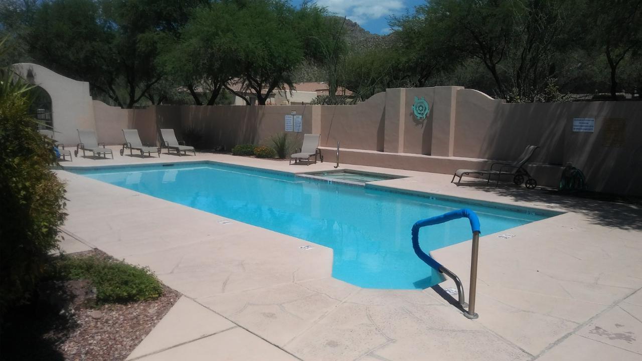 ツーソン Casitas At Sabino Springsアパートホテル エクステリア 写真